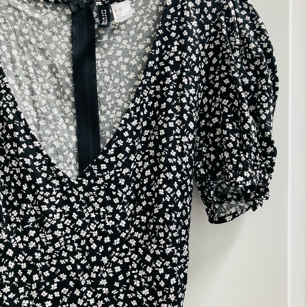 Floral Short Sleeve H&M Dress - Picture 4 of 4